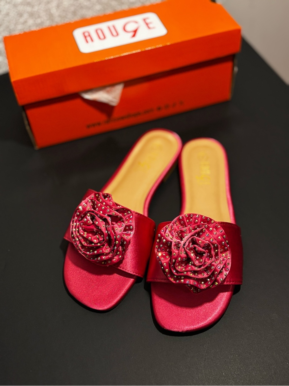 BRAND NEW! Hot Pink Bedazzled Sandals💖 cute for warm weather and a cute outfit!